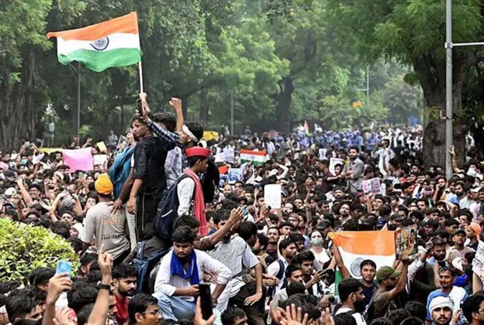 ককরোচ পার্টির আন্দোলন কি মোদি সরকারের জন্য ‘বিপদঘণ্টা’
