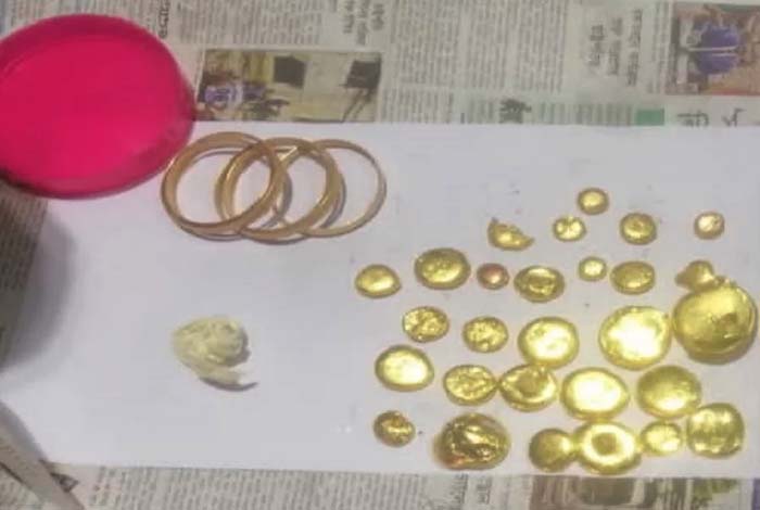 যাত্রীর অন্তর্বাসে দেড় কেজি সোনা