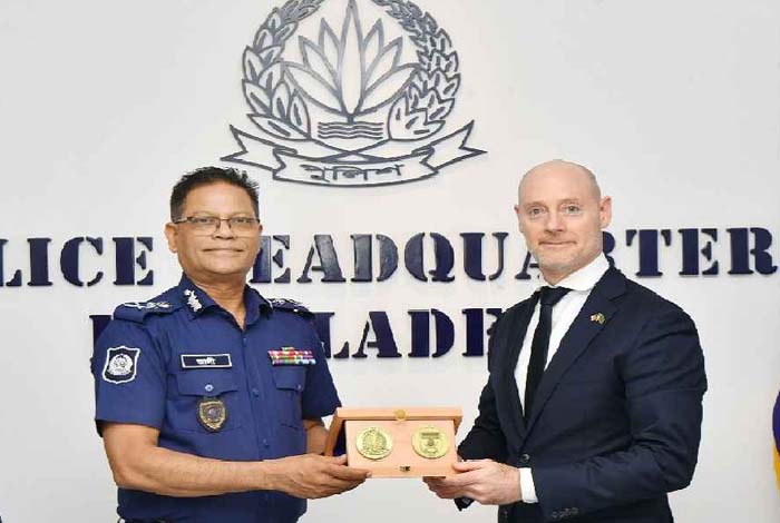 আইজিপির সঙ্গে এফবিআই প্রতিনিধিদলের সৌজন্য সাক্ষাৎ