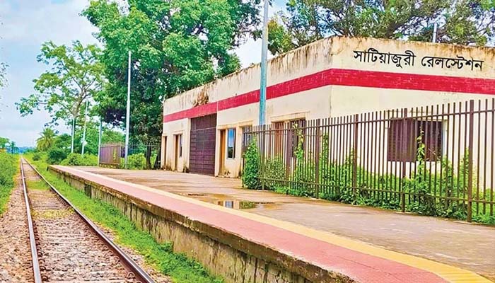 ৭৮ লাখ টাকায় নির্মিত স্টেশনে থামে না ট্রেন