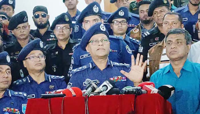 তালিকা করবে গোয়েন্দা সংস্থাগুলো, চাঁদাবাজি–সন্ত্রাসে ছাড় নয়: আইজিপি