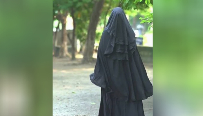 প্রেমের প্রস্তাবে রাজি না হওয়ায় ছাত্রীকে ‘অপহরণ’, মাদ্রাসার পরিচালকের বিরুদ্ধে মামলা